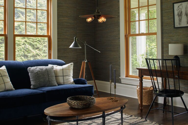 What Color Goes With Navy Blue Home Decor